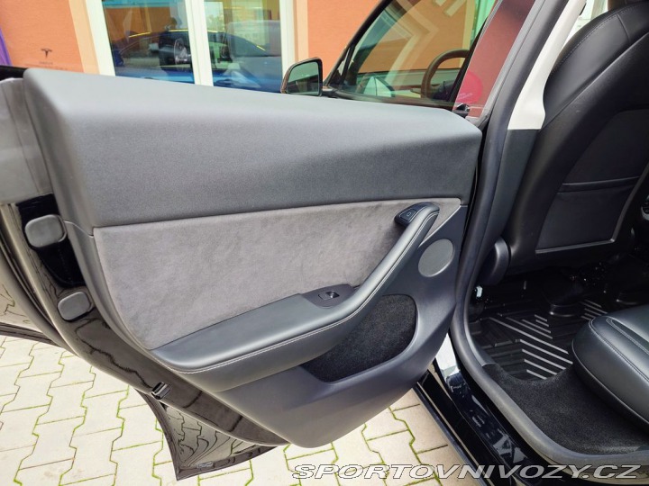 Tesla Model Y Long Range Dual Motor 378 2022