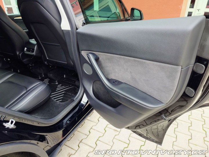 Tesla Model Y Long Range Dual Motor 378 2022