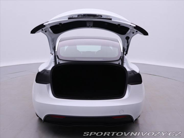 Tesla Model 3 Highland SR RWD 1.Maj. 94 2023