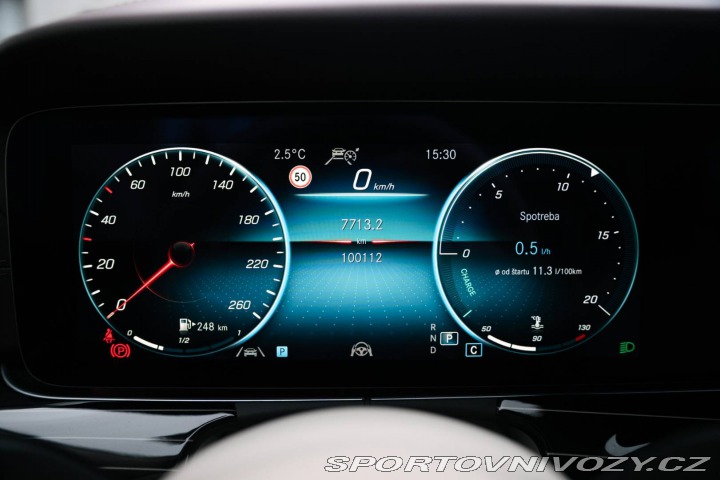 Mercedes-Benz E Kupé 220d 4MATIC / AJ NA 2021