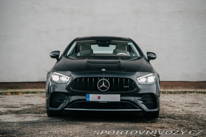 Mercedes-Benz E Kupé 220d 4MATIC / AJ NA 2021