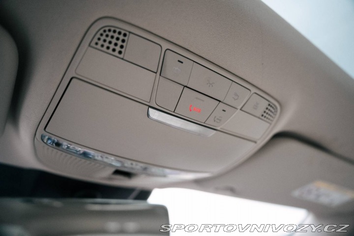 Mercedes-Benz E Kupé 220d 4MATIC / AJ NA 2021