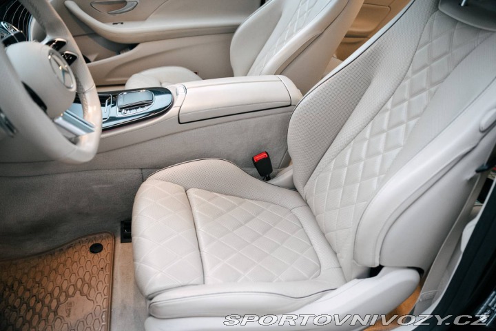 Mercedes-Benz E Kupé 220d 4MATIC / AJ NA 2021