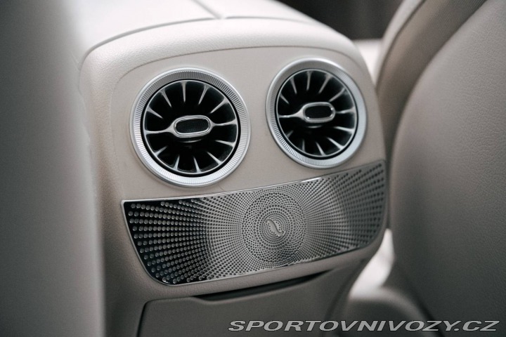 Mercedes-Benz E Kupé 220d 4MATIC / AJ NA 2021