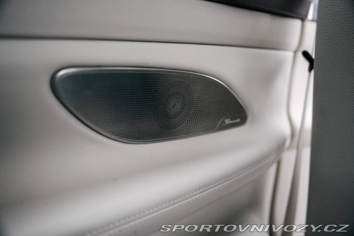 Mercedes-Benz E Kupé 220d 4MATIC / AJ NA 2021