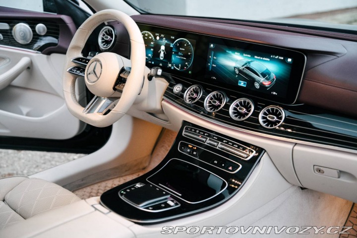 Mercedes-Benz E Kupé 220d 4MATIC / AJ NA 2021