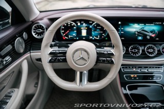 Mercedes-Benz E Kupé  220d 4MATIC / AJ NA 2021