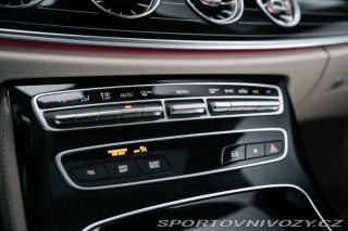 Mercedes-Benz E Kupé  220d 4MATIC / AJ NA 2021