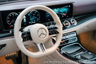 Mercedes-Benz E Kupé  220d 4MATIC / AJ NA 2021