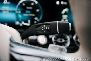 Mercedes-Benz E Kupé  220d 4MATIC / AJ NA 2021