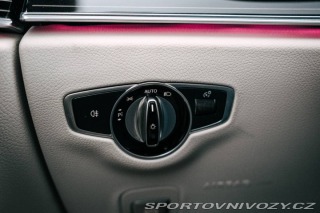 Mercedes-Benz E Kupé  220d 4MATIC / AJ NA 2021