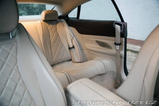 Mercedes-Benz E Kupé  220d 4MATIC / AJ NA 2021