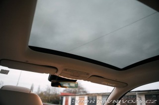 Mercedes-Benz E Kupé  220d 4MATIC / AJ NA 2021