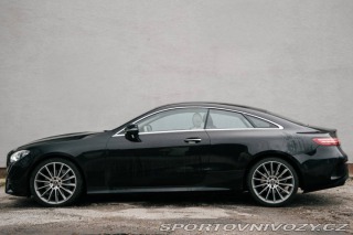 Mercedes-Benz E Kupé  220d 4MATIC / AJ NA 2021