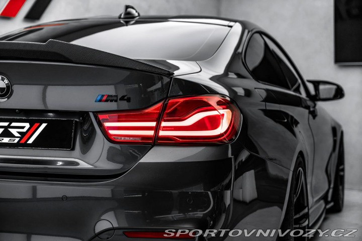 BMW M4 Coupe Carbon HuD H&K 1800