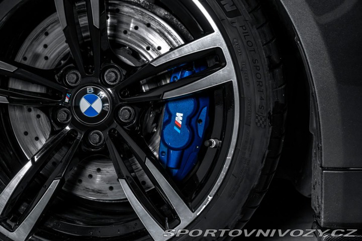 BMW M4 Coupe Carbon HuD H&K 1800