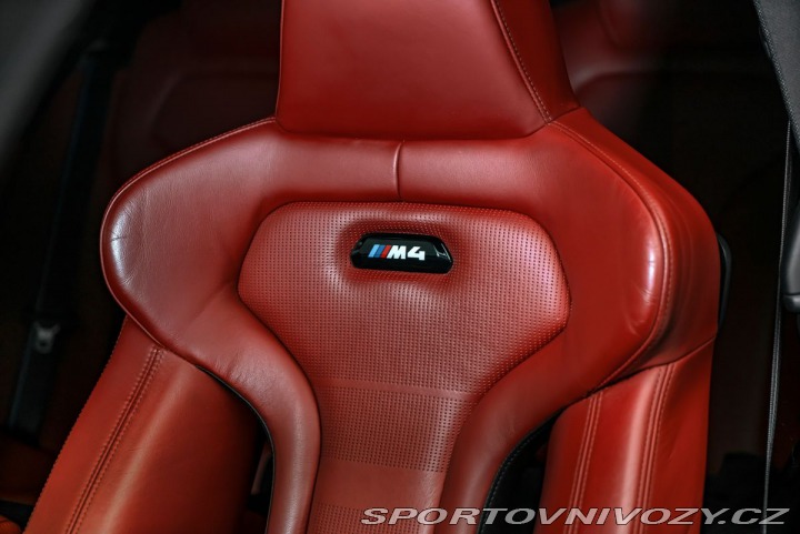 BMW M4 Coupe Carbon HuD H&K 1800