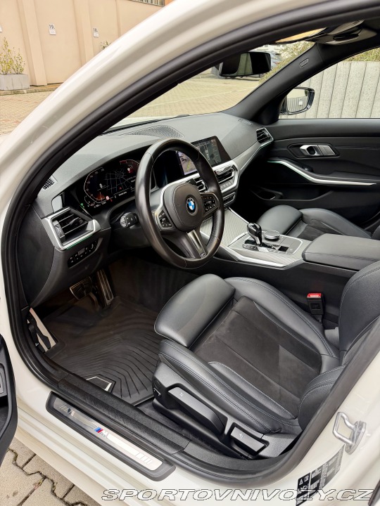 BMW 3 BMW 330i xDrive odpoč DPH 2021