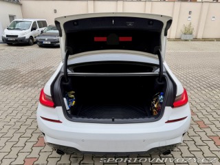 BMW 3 BMW 330i xDrive odpoč DPH 2021