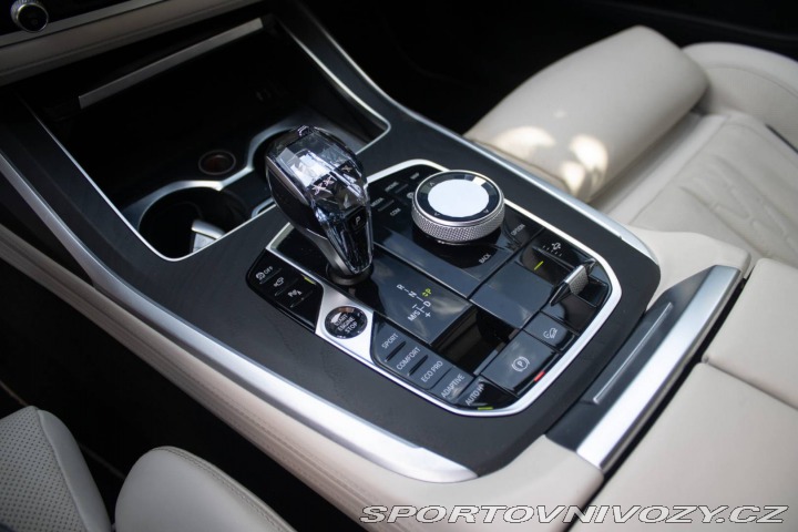 BMW X7 40d M-packet mHEV /AJ NA 2020