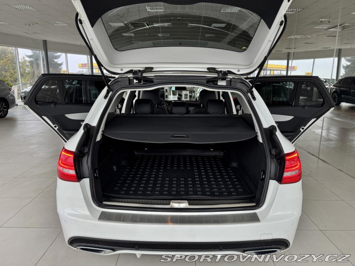 Mercedes-Benz C 220d 4Matic AMG*REZERVACE 2017