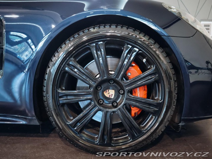 Porsche Panamera GTS Sport Turismo 338 kW 2020