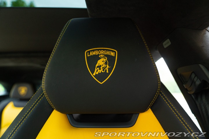 Lamborghini Urus  2019