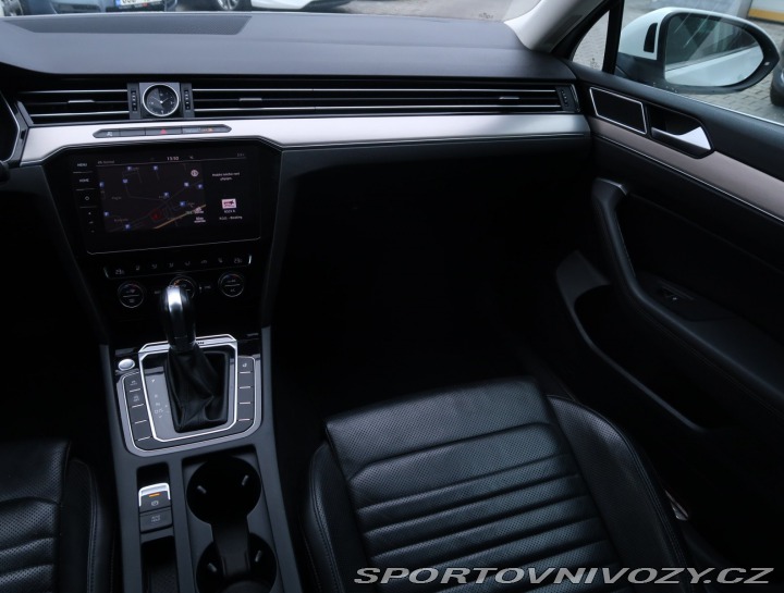 Volkswagen Ostatní modely Passat R-Line 2.0 BiTDI 2018