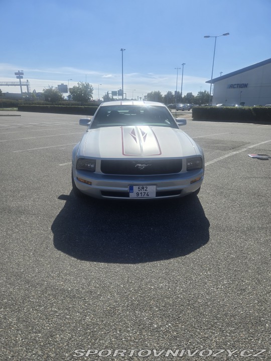 Ford Mustang  2006