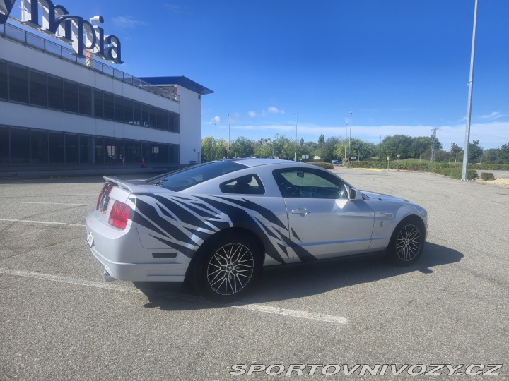Ford Mustang  2006