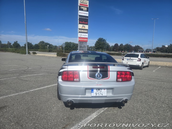 Ford Mustang  2006