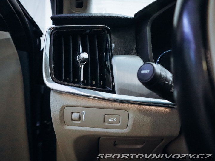 Volvo V90 D5 Momentum 173 kW AWD 2018