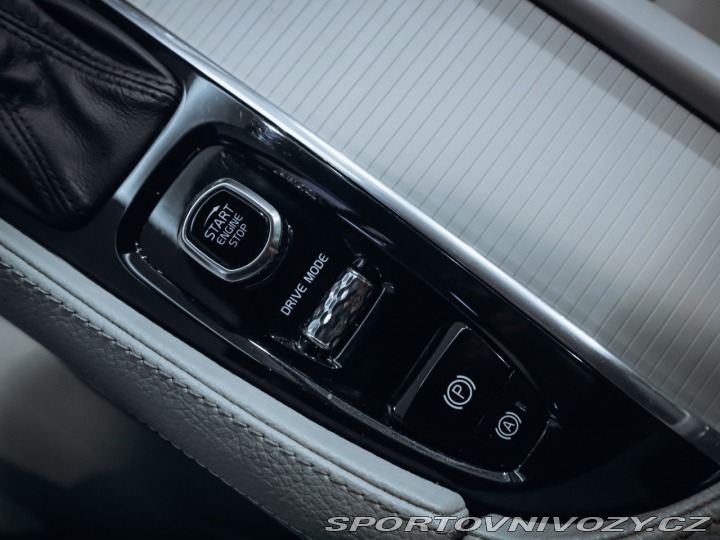 Volvo V90 D5 Momentum 173 kW AWD 2018