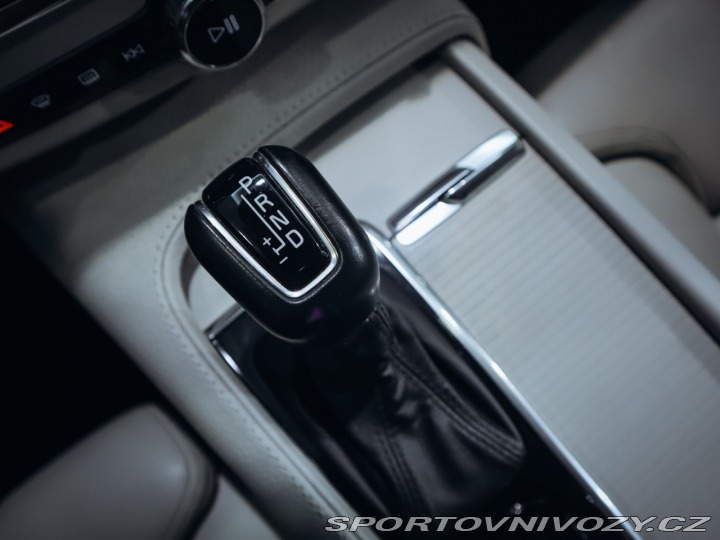 Volvo V90 D5 Momentum 173 kW AWD 2018