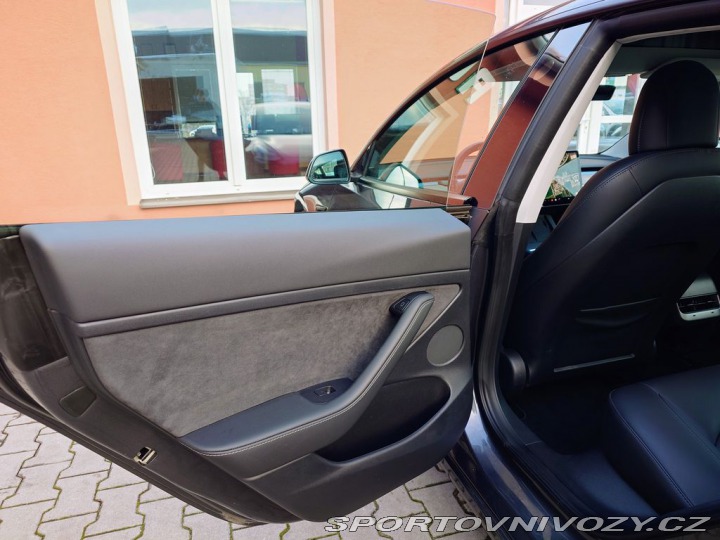 Tesla Model 3 Standard Range Plus 239 k 2021