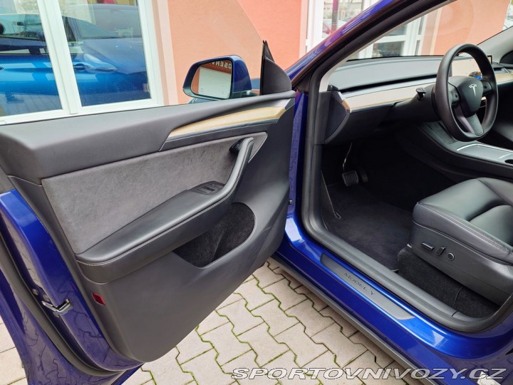 Tesla Model Y Long Range Dual Motor 378 2022