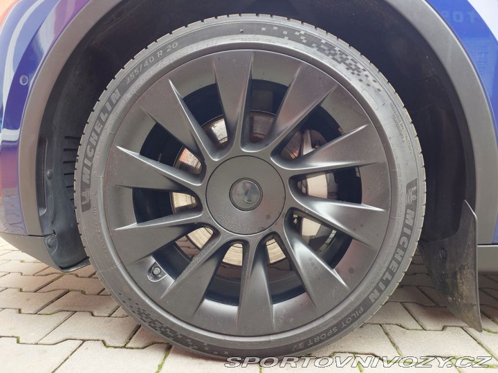 Tesla Model Y Long Range Dual Motor 378 2022