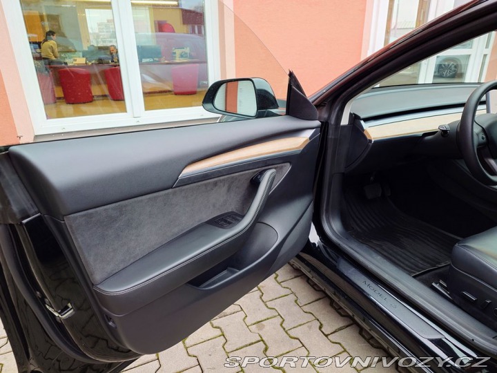 Tesla Model 3 Standard Range Plus 239 k 2021