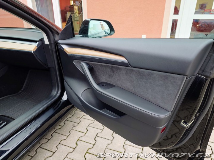 Tesla Model 3 Standard Range Plus 239 k 2021