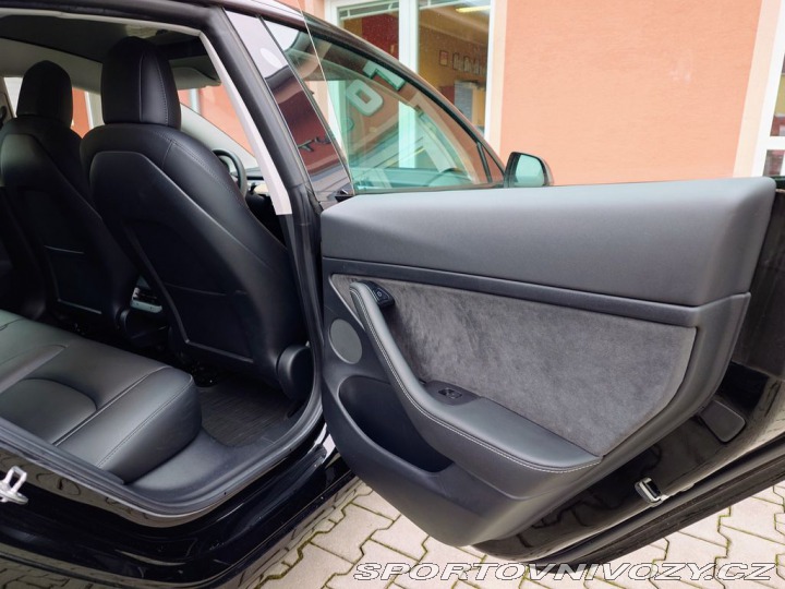 Tesla Model 3 Standard Range Plus 239 k 2021