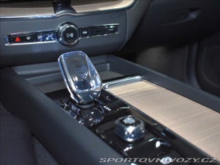 Volvo Ostatní modely XC60 2,0 T6  Ultra Bright 2025