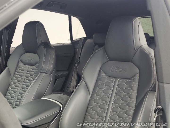 Audi RS Q8  2022