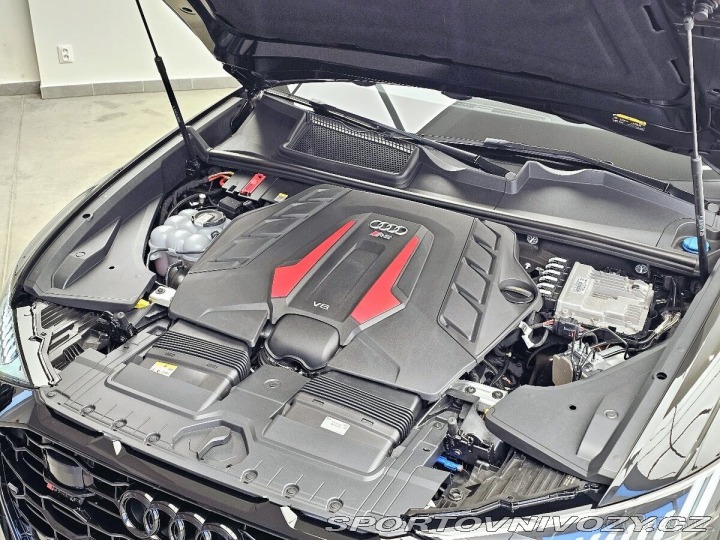 Audi RS Q8  2022