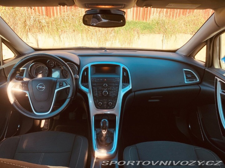 Opel Astra 2,0 J SPORTS TOURER 2011