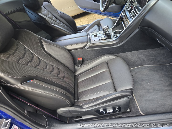 BMW 8 M850i,Čr,kupe,laser,karbo 2021