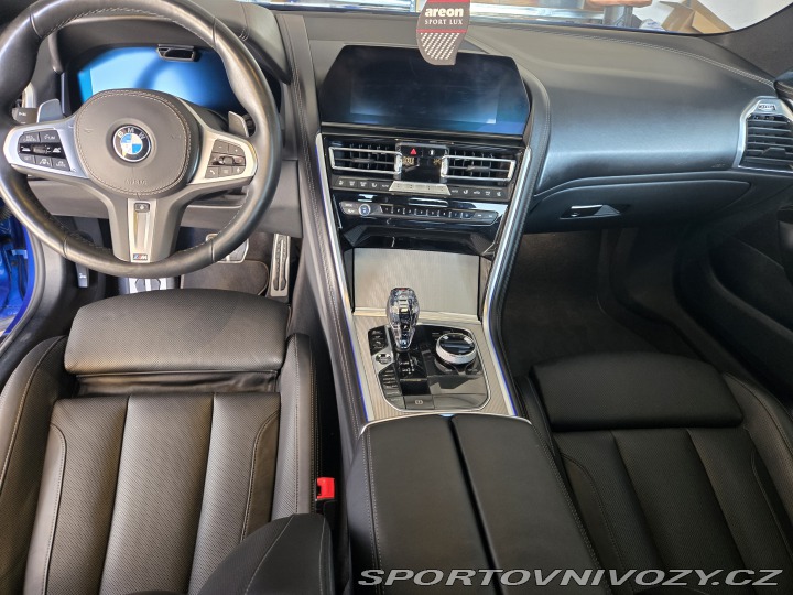 BMW 8 M850i,Čr,kupe,laser,karbo 2021