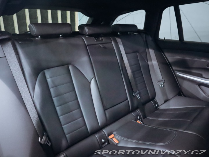 BMW 3 330d xDrive Touring 210 k 2022