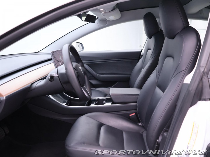 Tesla Model 3 Long Range AWD tažné DPH 2020