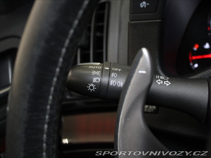 Infiniti G37 3,7 V6 235kW Premium 107t 2011