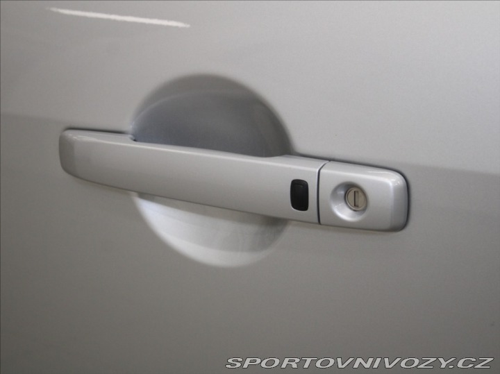 Infiniti G37 3,7 V6 235kW Premium 107t 2011